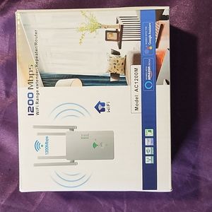 1200 Mbps WiFi Extender